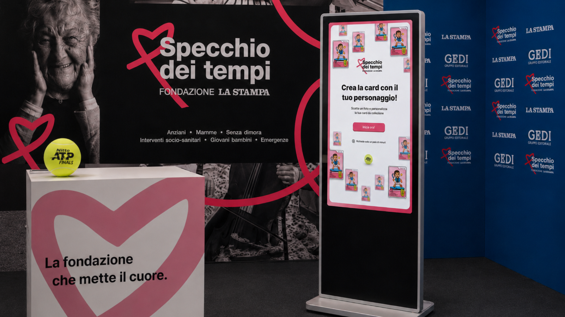 stand_specchio_dei_tempi_con_totem_touchscreen_ATP_finals